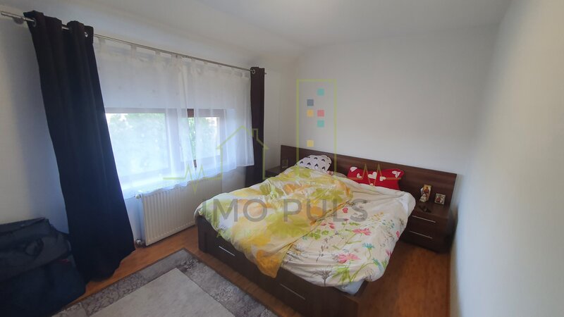 Apartament pe doua nivele cu scara interioara